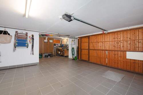 Garage mit Werkstatt EG - 