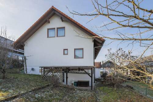 Rückansicht und Garten - Einfamilienhaus mit 137,00 m&sup2; in Niefern-Öschelbronn zum Kaufen