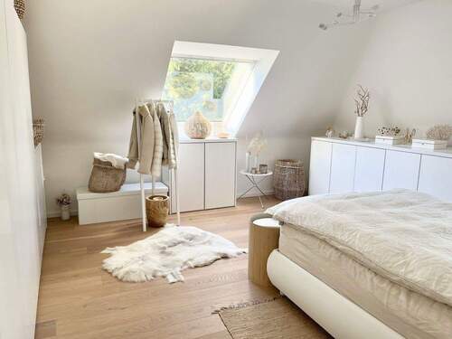 Schlafzimmer - Fenster Schräge - 