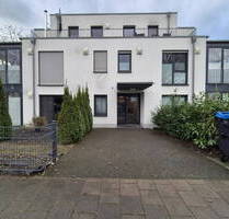 Helle 2-Zimmer-Wohnung im 2. OG mit WinterGarten in Düsseldorf-Lohausen