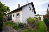 Seitenansicht rechts - 7 Zimmer Einfamilienhaus zum Kaufen in Bielefeld