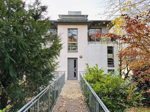 Der Zugang zum Haus - 3 Zimmer Terrassenwohnung zum Kaufen in Dresden