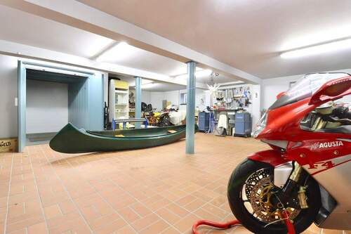 Kradgarage mit Aufzug - 