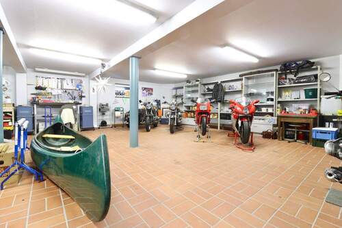 Kradgarage mit Aufzug - 