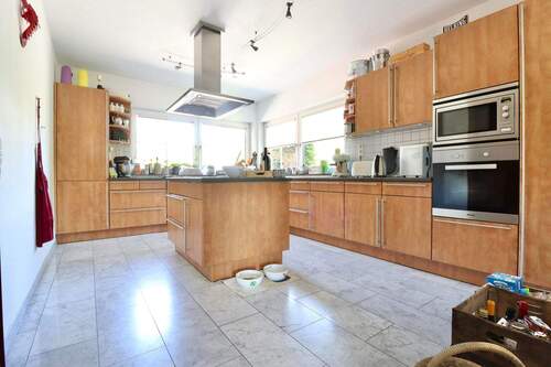 Hochwertige Einbauküche - EG - 