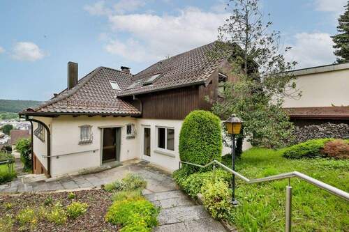 Eingangsbereich - Wohnhaus in Bestlage! - 395.000,00&nbsp;EUR Kaufpreis, ca.&nbsp; 155,00&nbsp;m&sup2;&nbsp;Wohnfl&auml;che