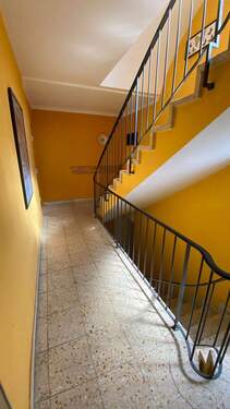 Gemeinschaftstreppenhaus - Etagenwohnung in Schweinfurt