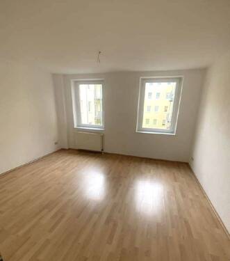 Wohnzimmer - Sehr schöne 3-R-Wohnung. ca.75,09 m² im DG4.OG zu vermieten.