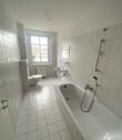 Bad mit Wanne - Etagenwohnung mit 75,10 m² in Magdeburg zur Miete