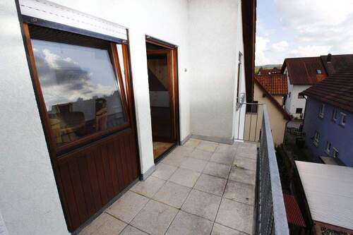 West-Balkon - 3 Zimmer Etagenwohnung in Obersulm / Sülzbach