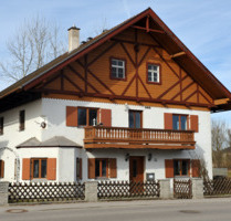 Charmantes Einfamilienhaus mit viel Platz und kompakter Gartenfläche - ruhig wohnen in Unterdietfurt