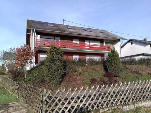 Rückansicht - Etagenwohnung zur Miete in Hennweiler