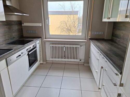 Küche - 4 Zimmer Etagenwohnung in Köln