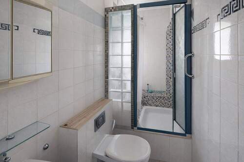 KI Badezimmer entmöbliert - 