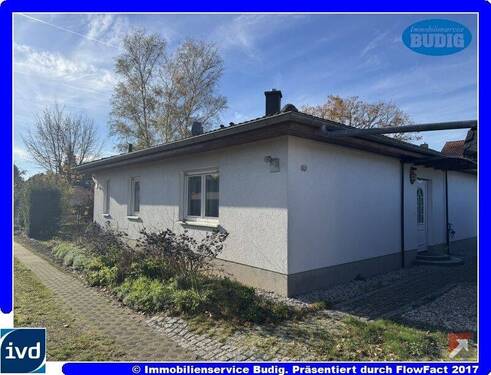 Hausansicht - Leben auf einer Ebene - mit Komfort und Geborgenheit