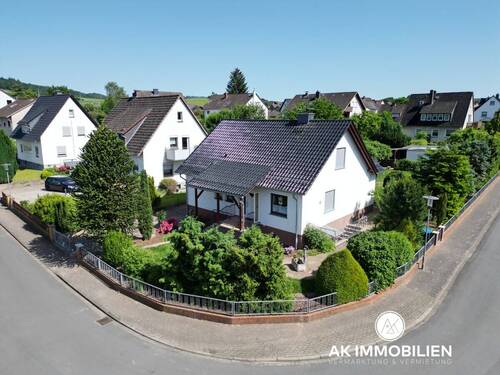Frontansicht - Solides Einfamilienhaus in ruhiger Lage von Hastenbeck - gepflegte Substanz mit Ausbaupotenzial