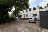Hinterhof Front - 6 Zimmer Etagenwohnung zum Kaufen in Gelsenkirchen