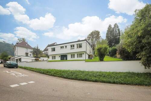 Straßenansicht - 6 Zimmer Einfamilienhaus in Pforzheim