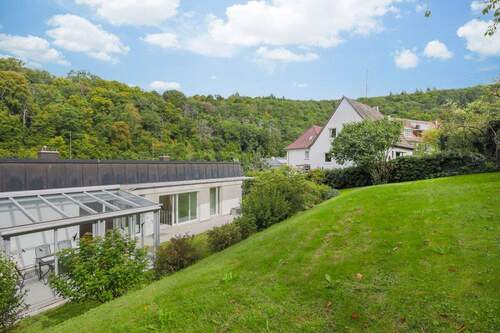 Rückansicht und Garten - 