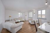 Wohn-/Esszimmer - Jetzt zugreifen: Modernisierte 3-Zimmer-Wohnung mit Tiefgarage in zentraler Lage!
