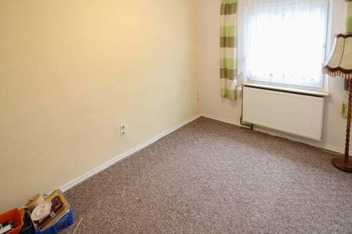 Zimmer III mit Zugang zum Wz. - 