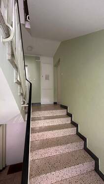 Treppenhaus - 3 Zimmer Etagenwohnung in Schweinfurt