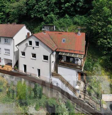 Ansicht Luftaufnahme - Handwerker aufgepasst! Zum Wohnen oder Urlaub machen im Frankenwald.