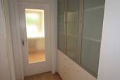 Sehr schöne Nische mit Garderobenschrank - 