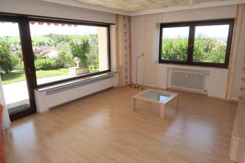 Wohn-/Esszimmer - 2 Zimmer Etagenwohnung zur Miete in Göppingen / Holzheim