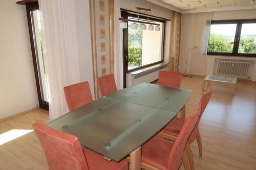 Wohn-/Esszimmer - 