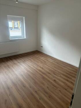 Wohnzimmer I.jpeg - 2-Zimmer-Wohnung sucht Mieter in Schlüsselfeld, Erstbezug