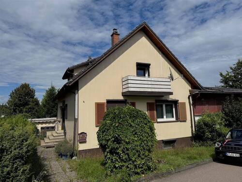 2 - 6 Zimmer Mehrfamilienhaus, Wohnhaus zum Kaufen in Klettgau