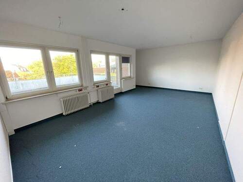 großer Raum vor der Dachterrasse - 