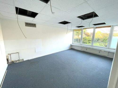 großer Raum separate Büroräume - 