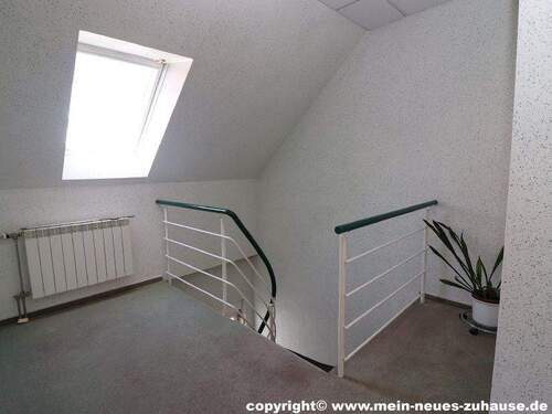 Bild 12 Flur Dachgeschoss Ansicht 1 - 