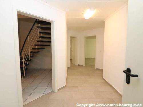 Bild 22 Kellerflur - 