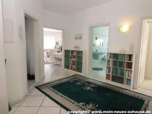 Bild 3 Flur Ansicht 1 - 6 Zimmer Einfamilienhaus in Cottbus