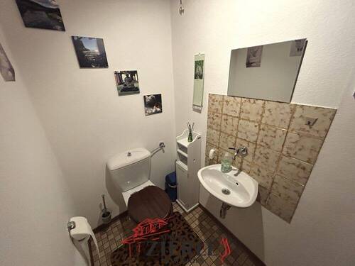 8_WC - 