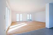 Wohnzimmer - 5 Zimmer Doppelhaushälfte zum Kaufen in Lupburg