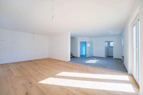 Wohnzimmer_ - 5 Zimmer Doppelhaushälfte in Lupburg