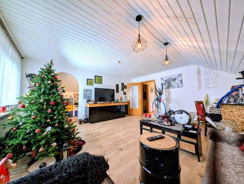 Blick von der Couch zum kleinen Nebenraum (DG) - 