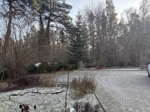 Parkplatz für die WEG - Etagenwohnung mit 93,90 m&sup2; in Waren zum Kaufen