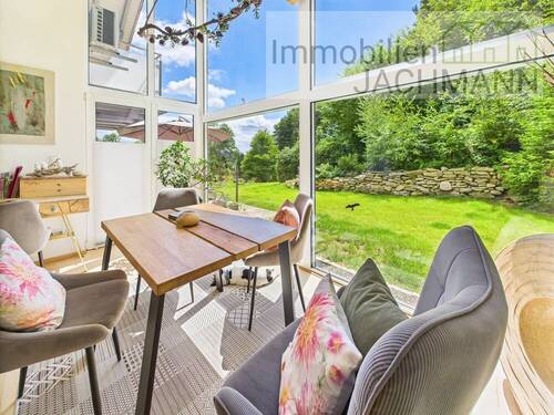 Hauptwohnung Wohnen im EG mit Blick in den Garten - 