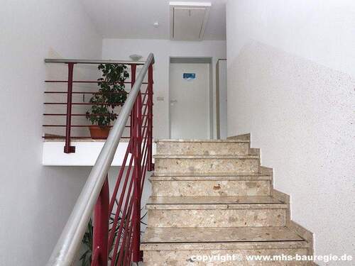 Bild 11 Treppenflur Dachgeschoss - 