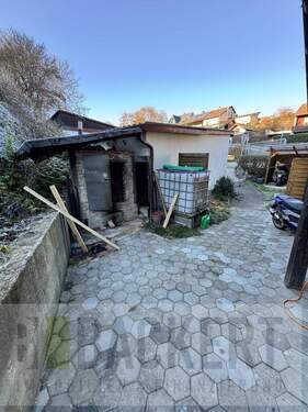 Seitlicher Grundstücksbereich - 