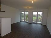 Wohnbereich offen zur EBK.JPG - Moderne 3-Zimmerwohnung mit Balkon in Hamburg-Wedel