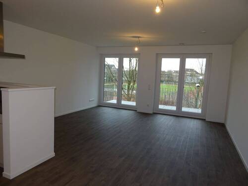 Wohnbereich offen zur EBK.JPG - Moderne 3-Zimmerwohnung mit Balkon in Hamburg-Wedel