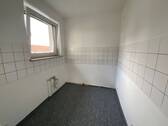 Küche mit Fliesenpsiegel.JPG - 2 Zimmer Etagenwohnung zur Miete in Stadtallendorf