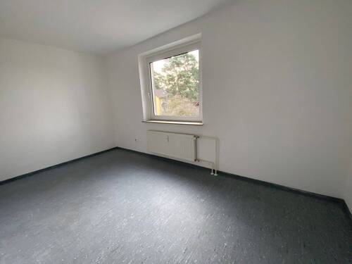 Helles Zimmer.JPG - 2 Zimmer Etagenwohnung in Stadtallendorf