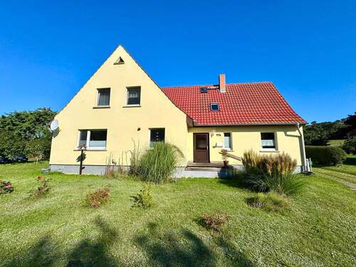 Hausansicht - 7 Zimmer Mehrfamilienhaus, Wohnhaus in Mönchgut